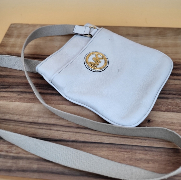 Michael Kors Handbags - Michael Kors Cream Crossbody Bag